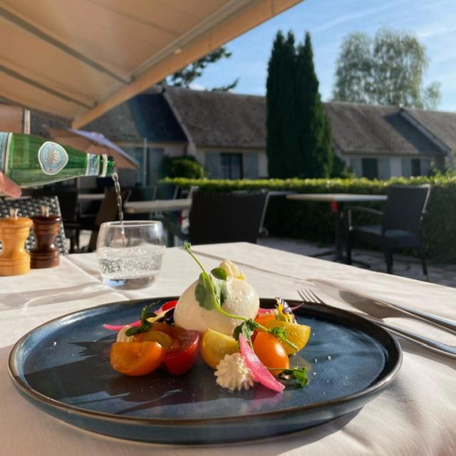 Hotel Restaurant Les Coquelicots, The Originals Relais Saint-Pardoux-l'Ortigier Ngoại thất bức ảnh