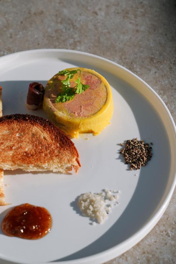 Hotel Restaurant Les Coquelicots, The Originals Relais Saint-Pardoux-l'Ortigier Ngoại thất bức ảnh