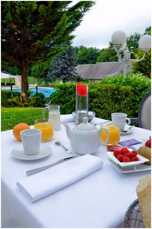 Hotel Restaurant Les Coquelicots, The Originals Relais Saint-Pardoux-l'Ortigier Ngoại thất bức ảnh